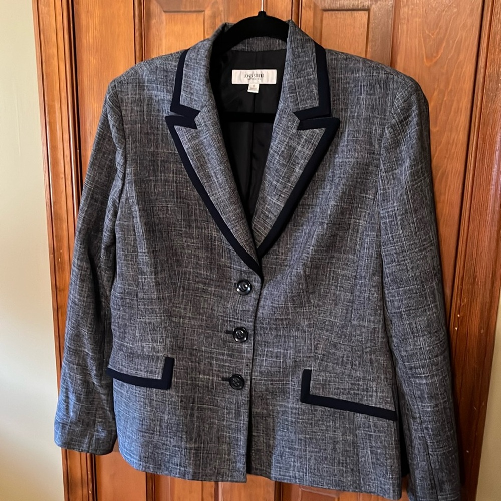 Jones Studio Women’s Navy Blue Blazer